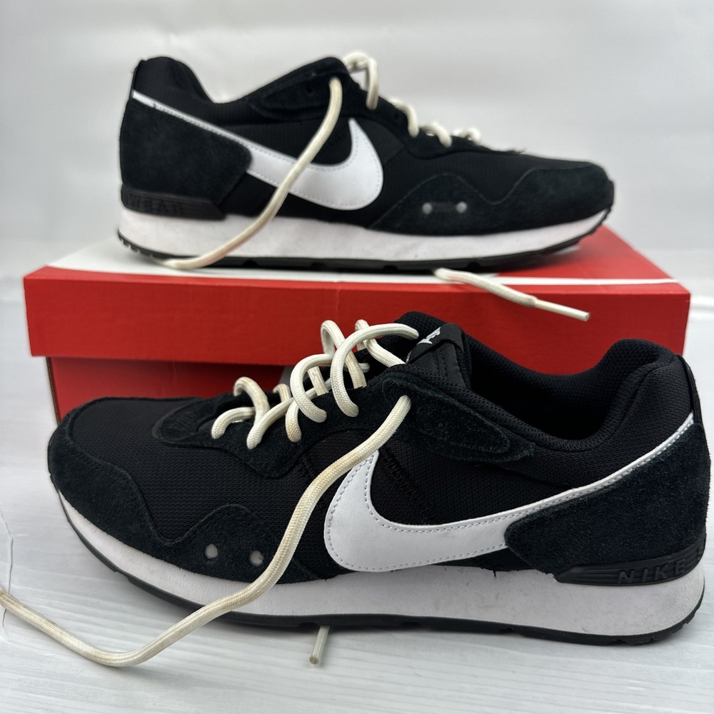 Nike Venture Runner Running Shoes CK2944 002 Black White heavens gate Size 9,5